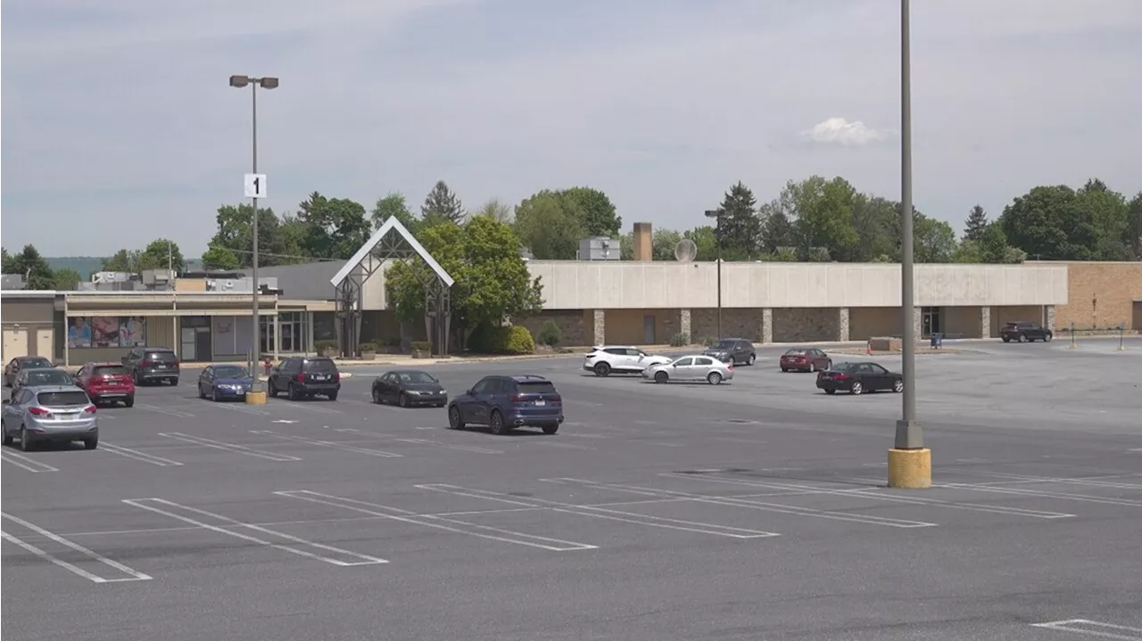 After a delay, Colonial Park Mall is back on the auction block