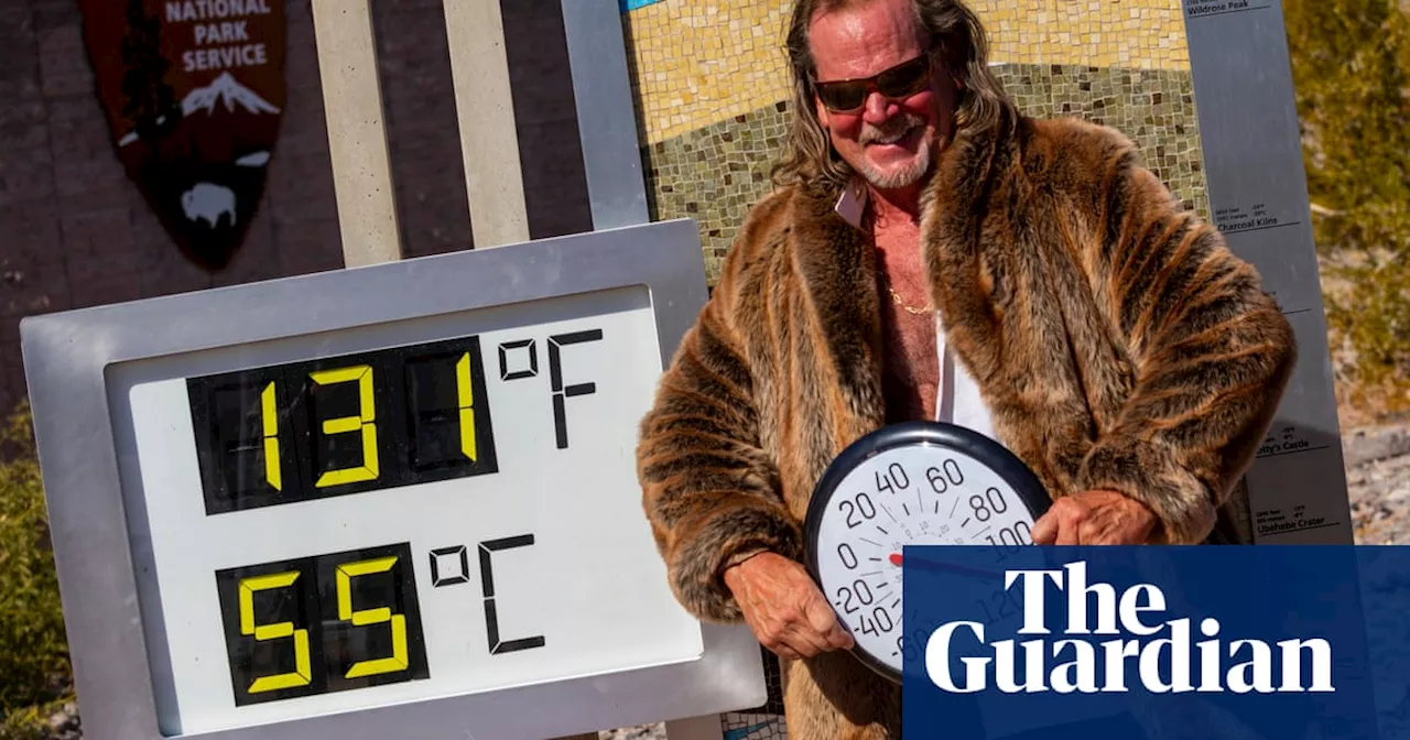 Heatwave tourism in Death Valley – in pictures