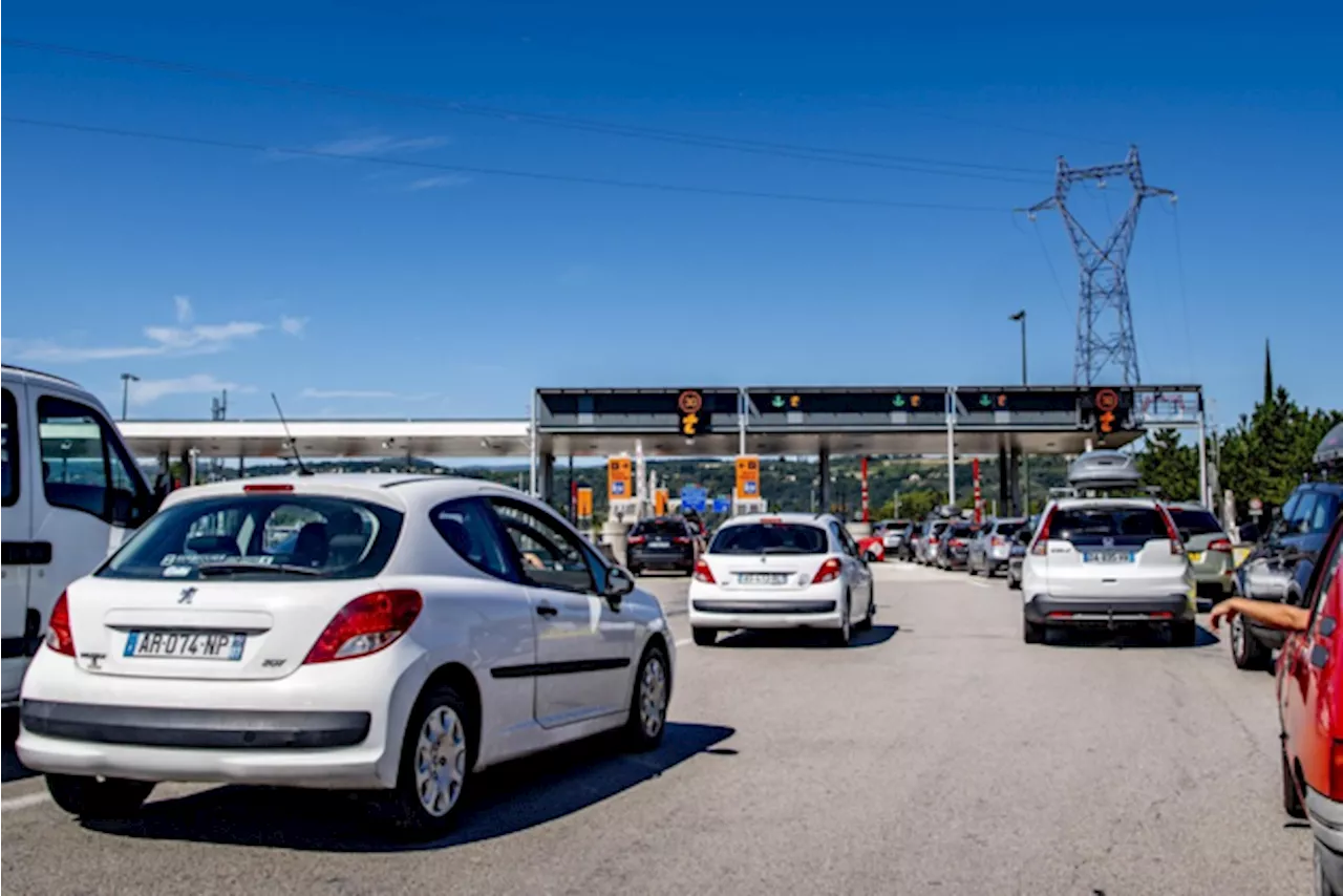 “Extreem druk weekend op de weg” op komst, en vandaag al op vakantie vertrekken helpt niet