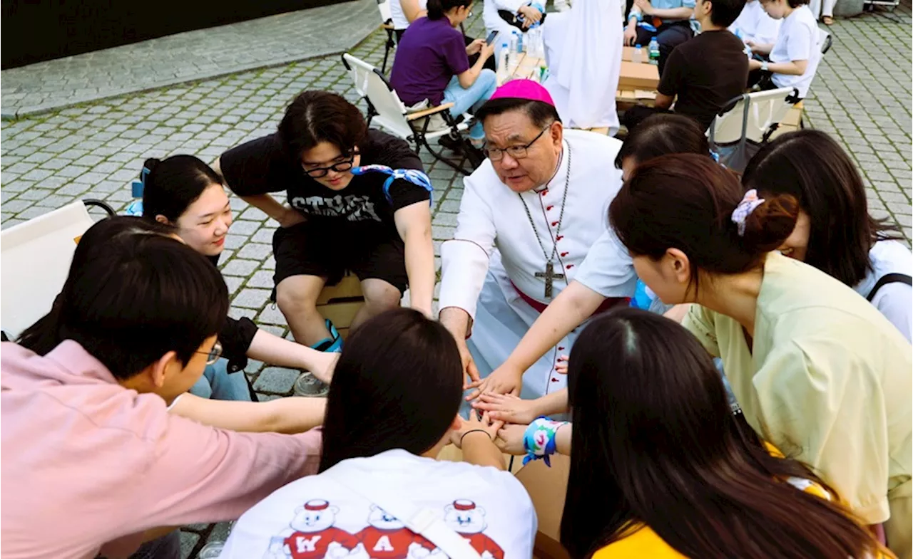 Seoul Archdiocese transforms Cathedral into campsite to involve youths