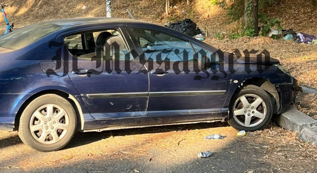 Vigili travolti da auto pirata sulla via del Mare, la macchina trovata abbandonata al Torrino