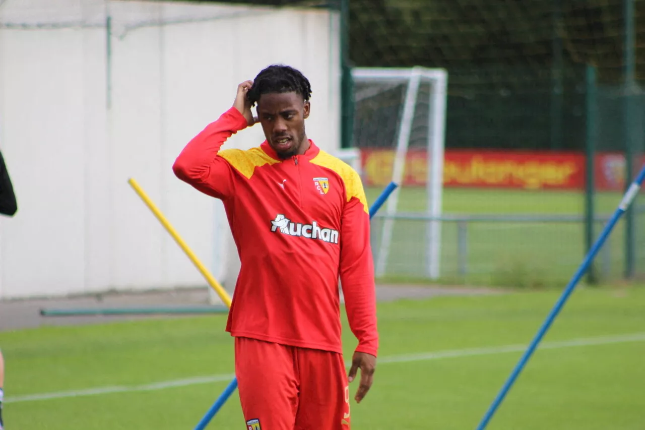 Le RC Lens, porté par un Wahi en feu, étrille le Red Star en match amical