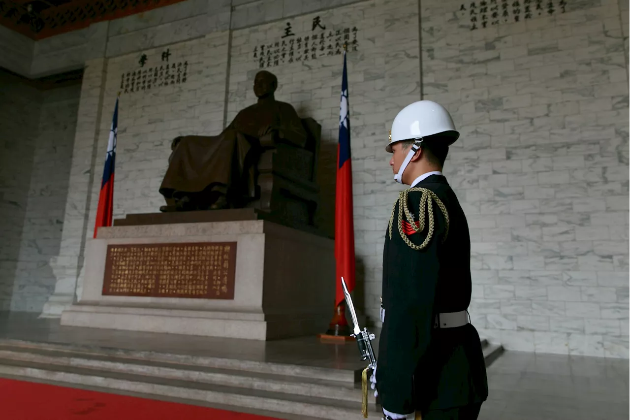 Taiwan to end honor guard performances at Chiang Kai-shek statue