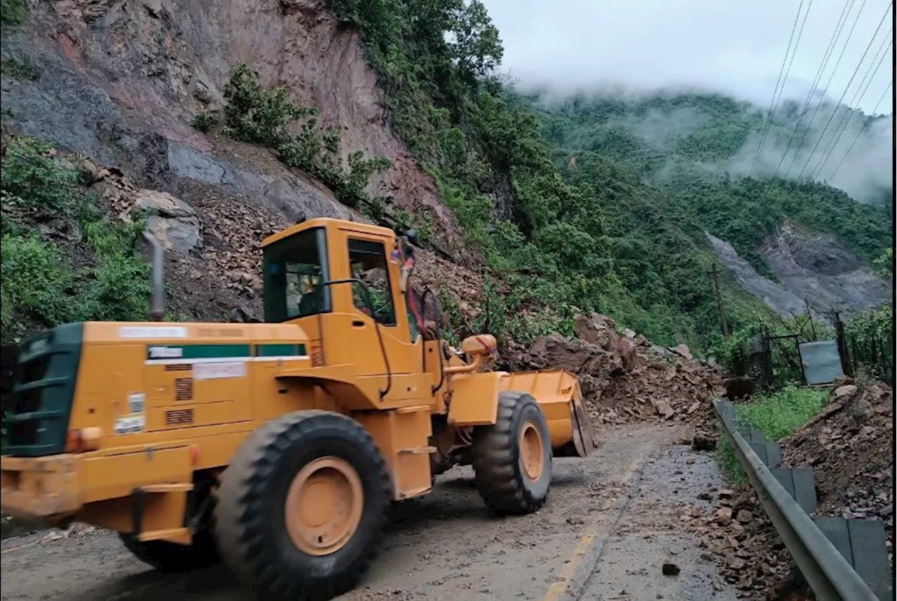 नेपाल में लैंडस्लाइड की वजह से त्रिशूल नदी में बह गईं दो बसें, सवार थे 60 से ज्यादा यात्री, रेस्क्यू ऑपरेशन जारी&nbsp;