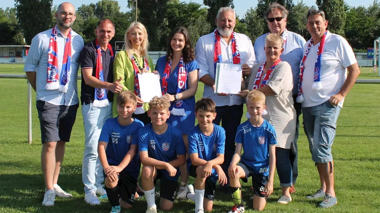 FC Marchfeld baut eine Tribüne in Groß-Enzersdorf