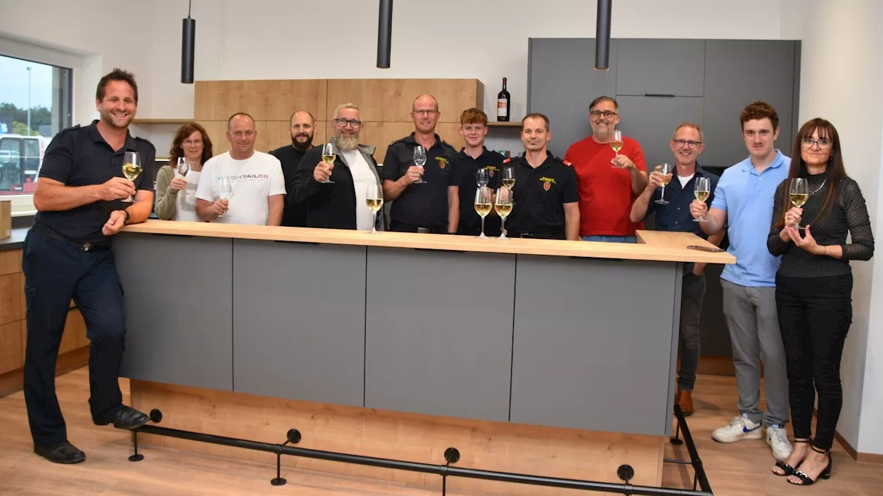 Führung durchs neue Feuerwehrhaus