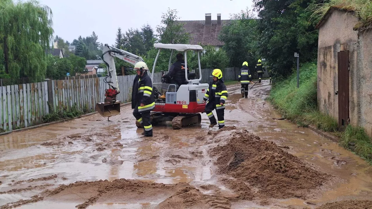 Über 100 Feuerwehrleute im Bezirk Waidhofen im Einsatz