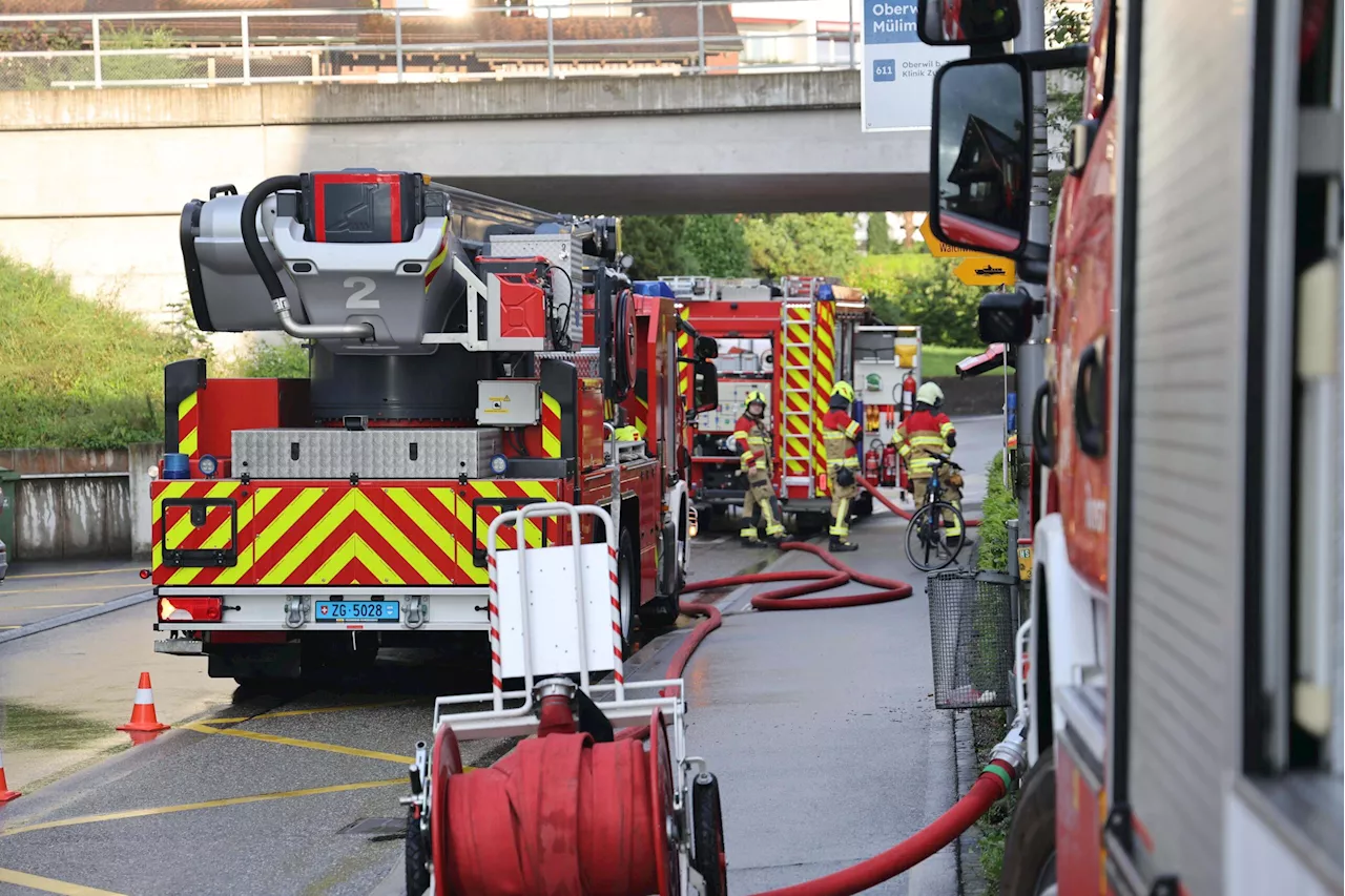 Oberwil bei Zug ZG: Mehrfamilienhaus nach Brand evakuiert