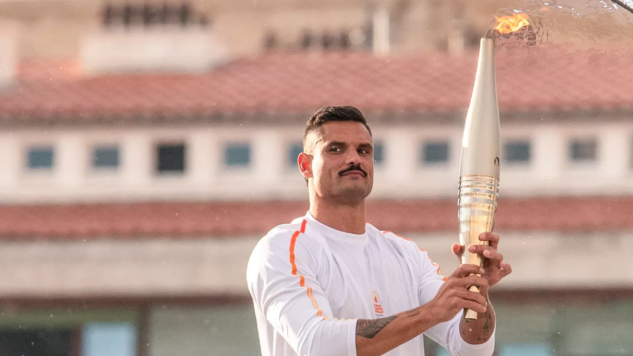 JO 2024: 'Il y tenait énormément', grande joie à Marseille pour le porte-drapeau Florent Manaudou