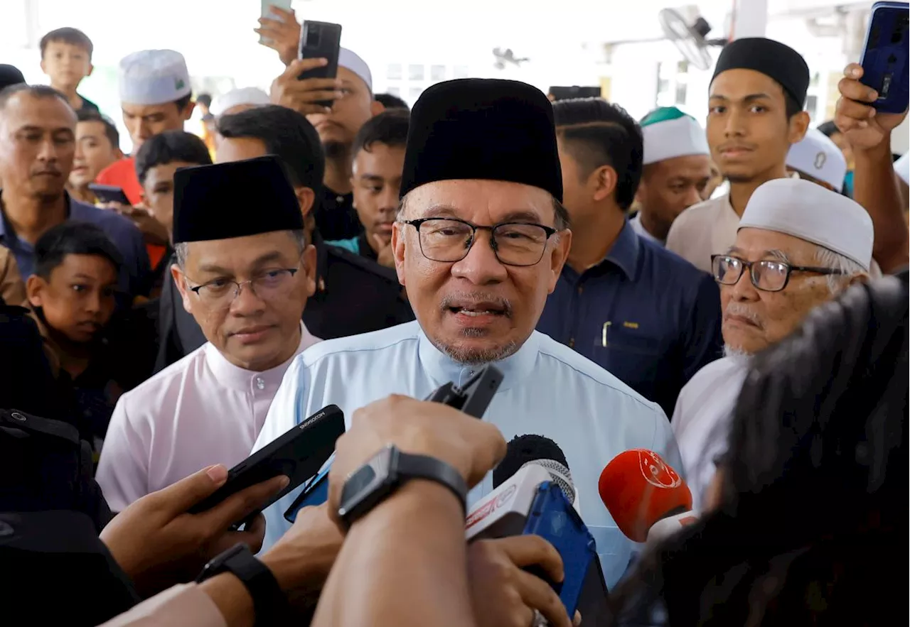 Govt willing to look into addressing gaps in anti-hopping law, says PM