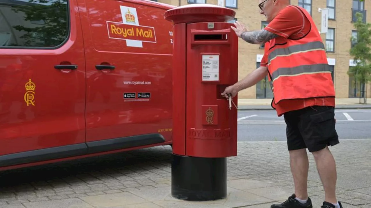 Adel: Erster Briefkasten mit Monogramm von König Charles enthüllt