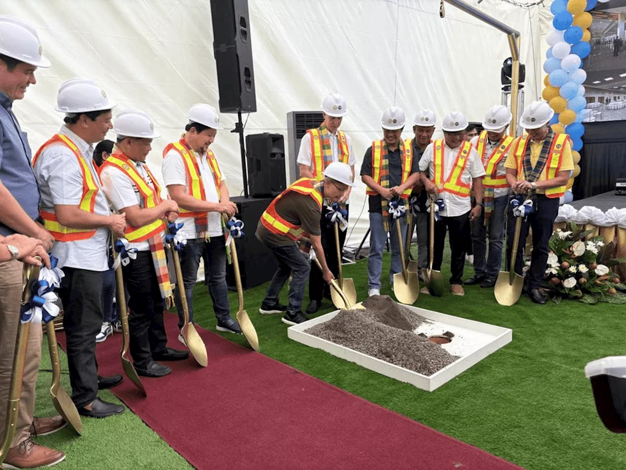 DPWH, local officials hold groundbreaking of Negros Convention Center