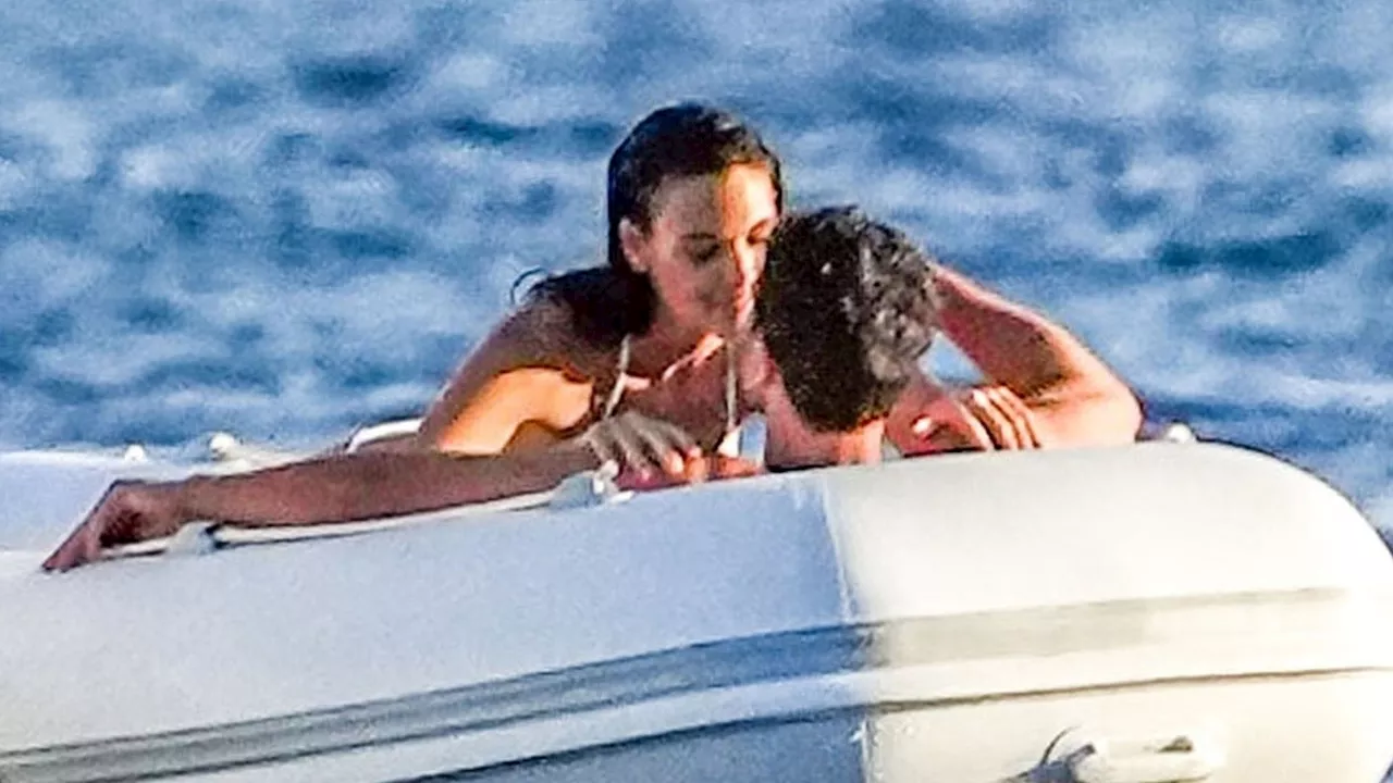 Leonardo DiCaprio’s girlfriend Vittoria Ceretti makes out with Theo James in tiny white bikini for c...