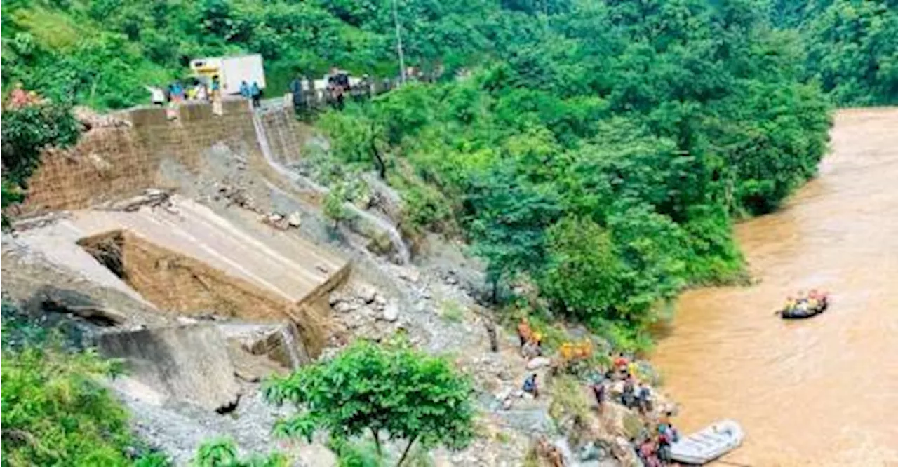 63 missing after Nepal landslide sweeps two buses into river