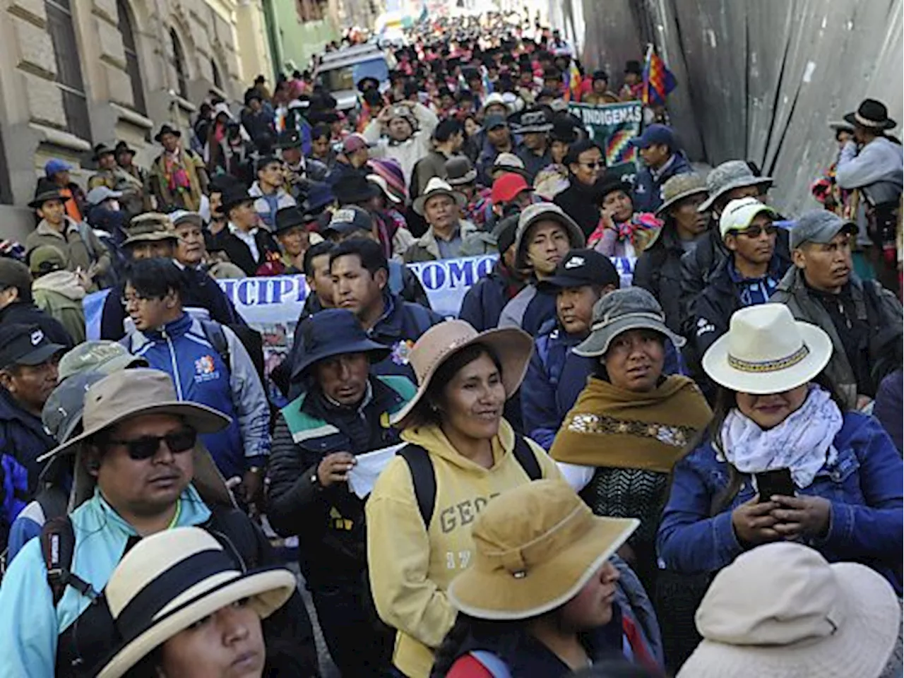 Tausende marschieren 'für Demokratie' in Bolivien