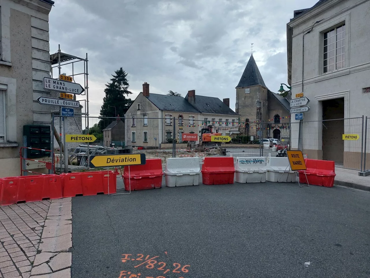 Le bourg de Saint-Vincent-du-Lorouër totalement fermé à la circulation