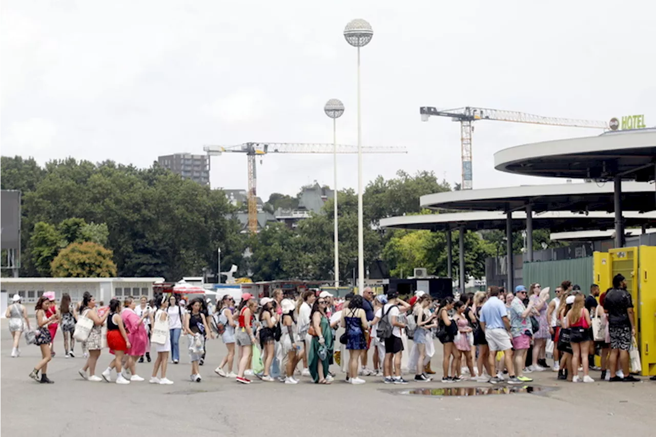 I fan di Taylor Swift in attesa del concerto a San Siro