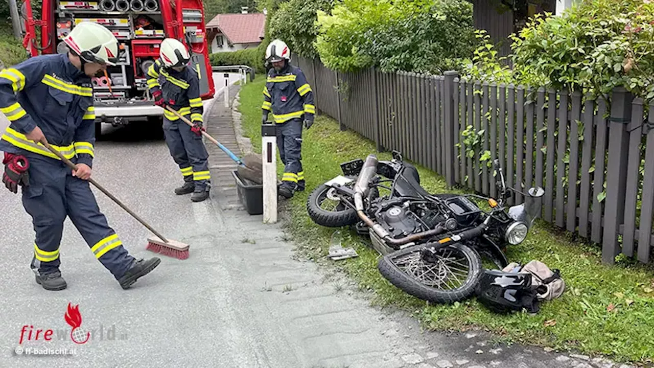 Oö: Aufräumarbeiten nach Motorradunfall auf der B 158 in Mitterweissenbach / Bad Ischl