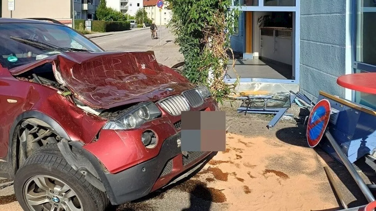 Schwerer Unfall in Landshut: Auto wird in Bäckerei geschleudert