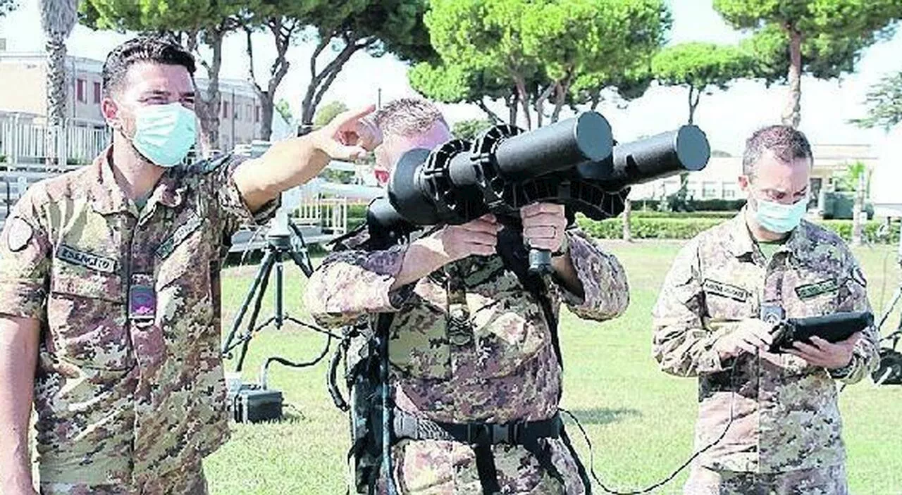 Soldati ucraini a Sabaudia, esercitazioni militari e addestramento con droni: la missione (e cosa sta succeden