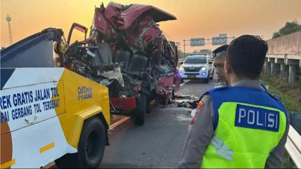 Fakta-Fakta Kecelakaan Maut Isuzu Elf vs Truk di Tol Solo-Ngawi yang Tewaskan 6 Orang