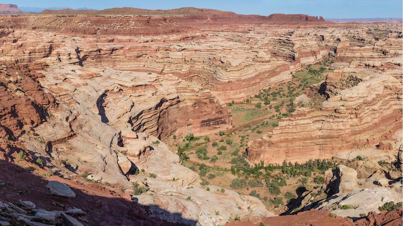 Two people found dead after getting lost, running out of water near Moab