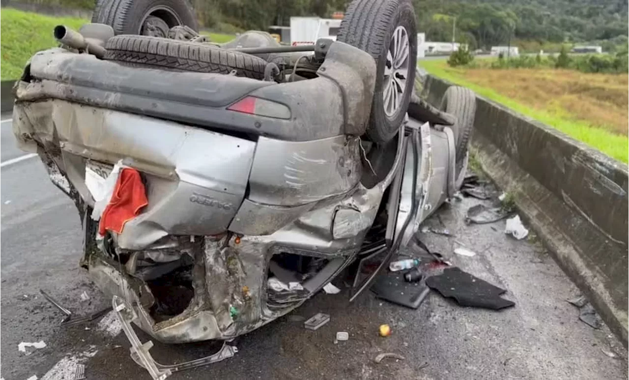 Ex-técnico da Seleção Brasileira sofre grave acidente de carro no Paraná