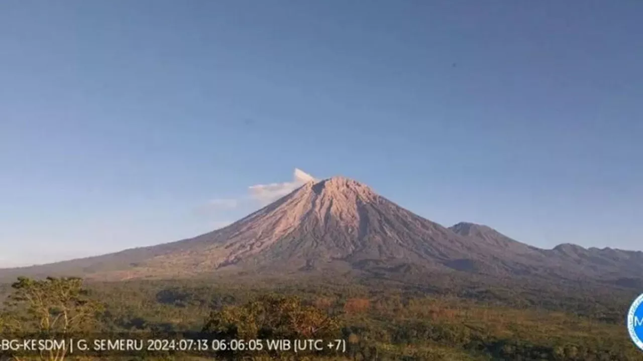 Gunung Semeru Erupsi Pagi Ini, Didominasi Gempa Letusan hingga 30 Kali