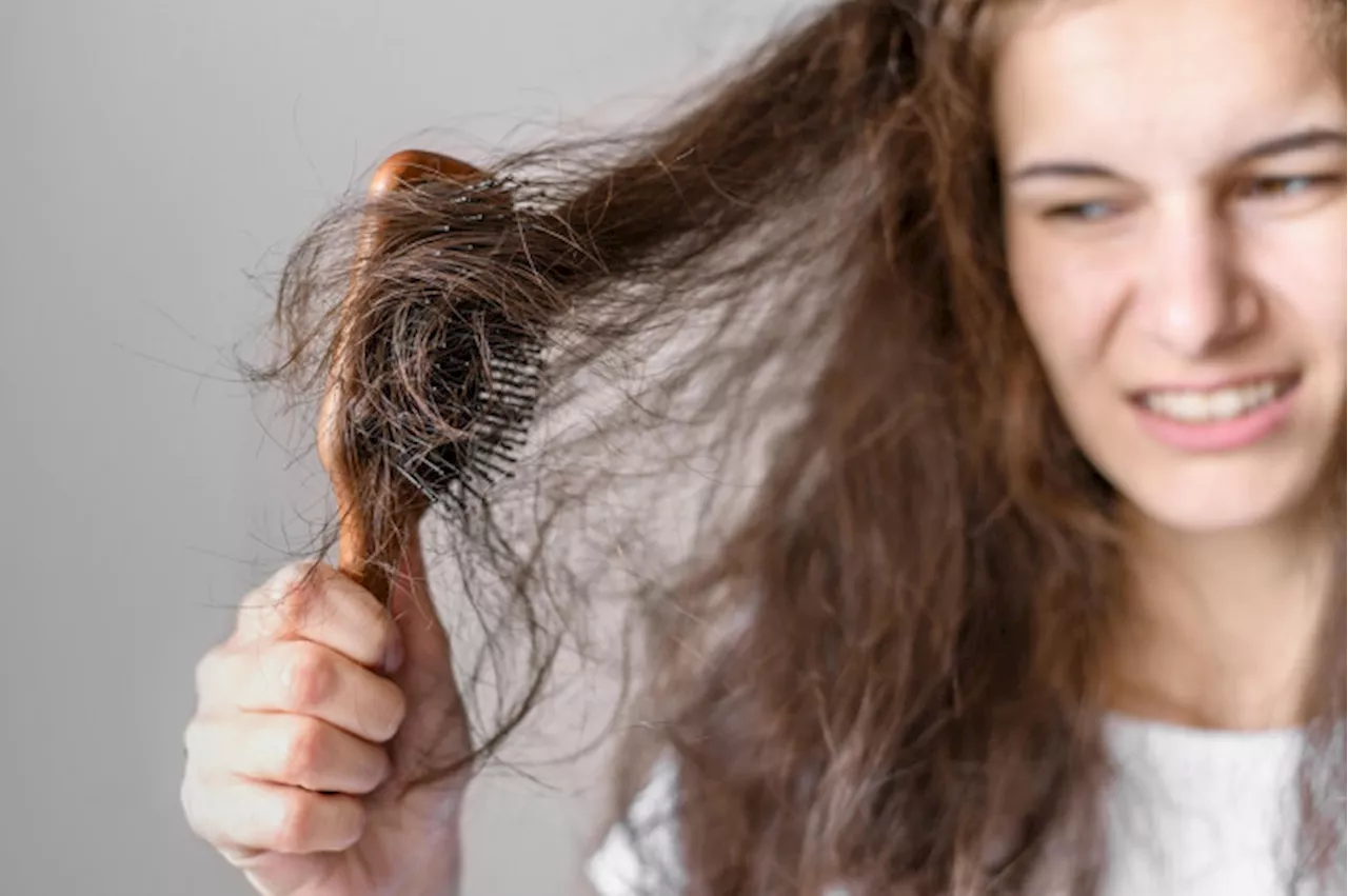 Penyebab Rambut Rusak dan Cara Mengatasinya