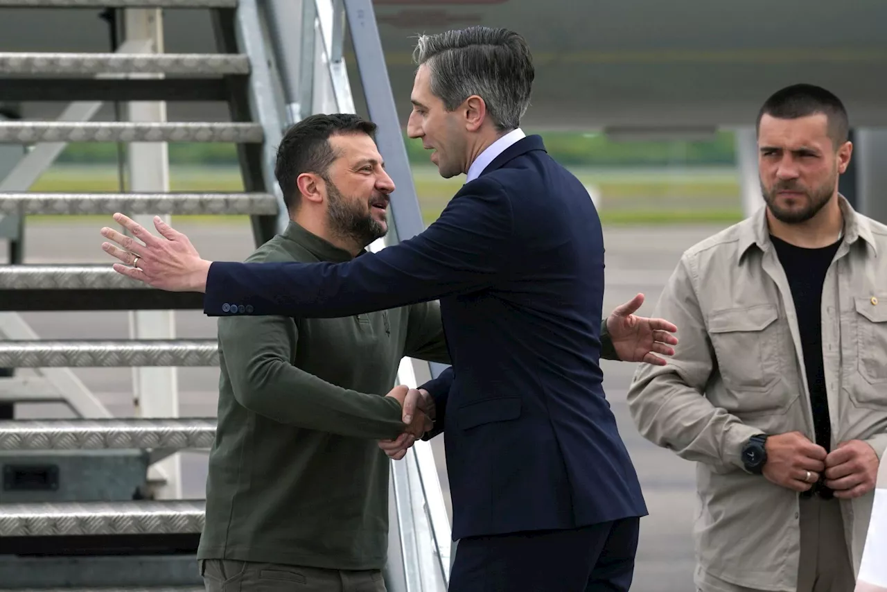 Taoiseach welcomes President Zelenskyy at Shannon Airport stopover