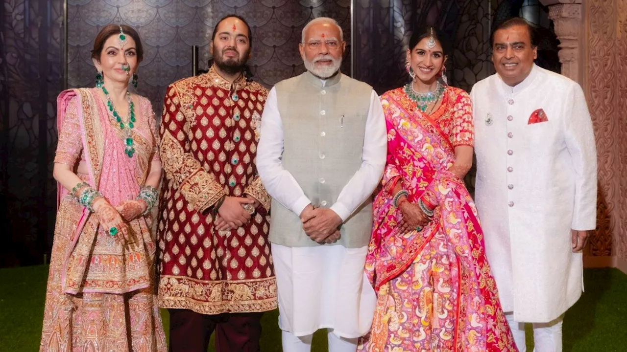 अनंत-राधिका को आशीर्वाद देने पहुंचे PM मोदी, मुकेश अंबानी ने किया शुक्रिया, बोले- शब्द नहीं...