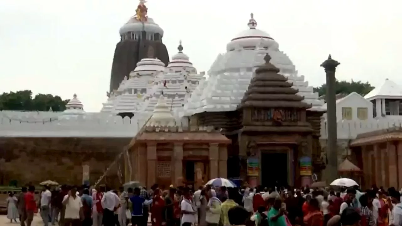 जगन्नाथ मंदिर रत्न भंडार के खुले ताले, जहरीले सांपों का डर, अलर्ट पर टीम