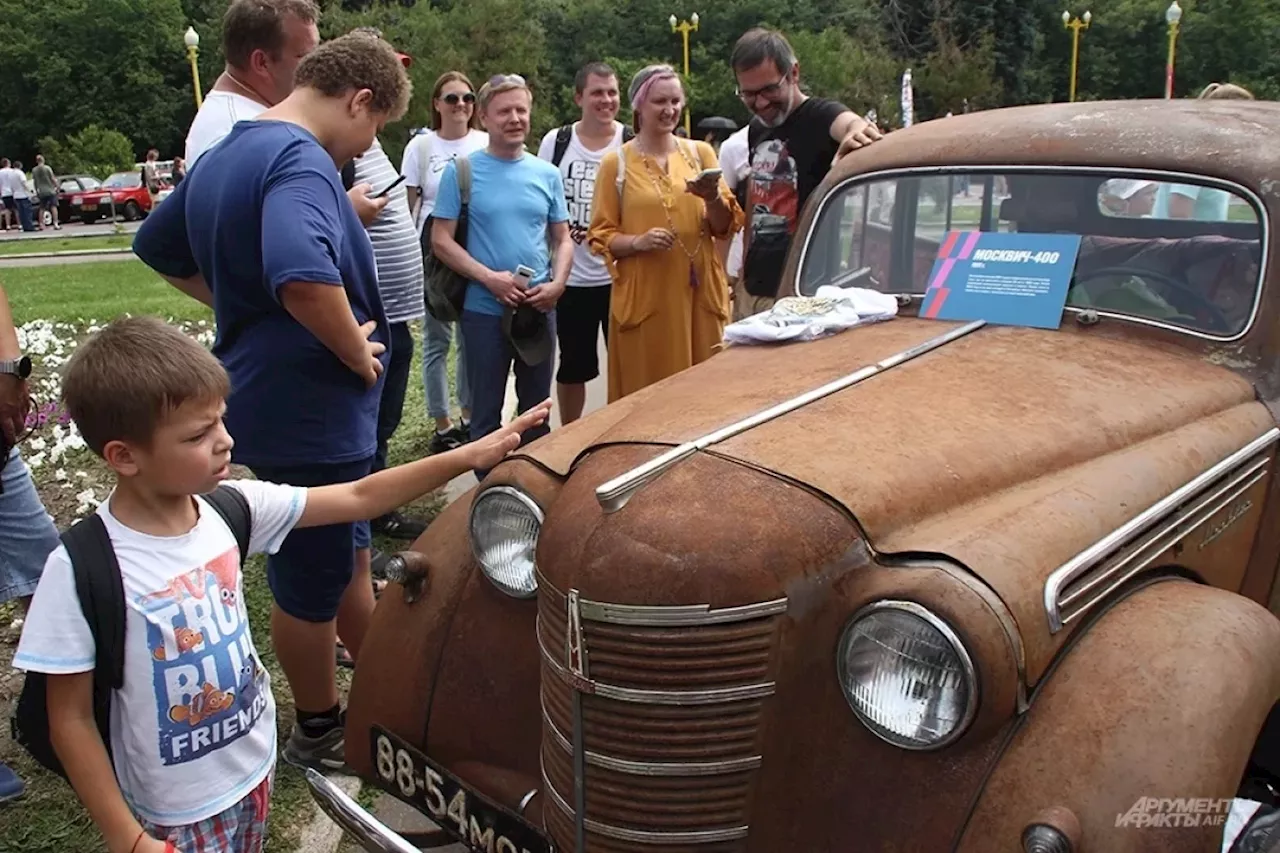 Раритеты из металлолома. В Москве показали лучшие старинные автомобили