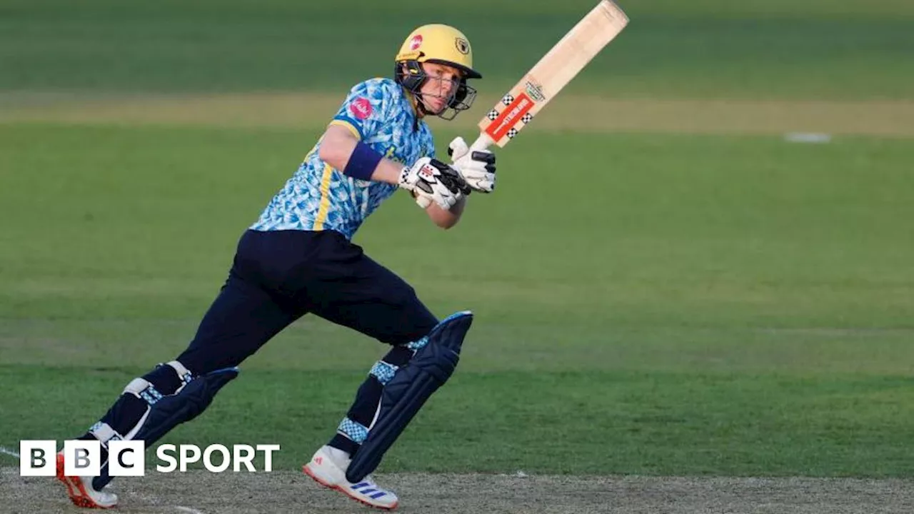 T20 Blast: Birmingham Bears, Surrey and Sussex Sharks reach quarters