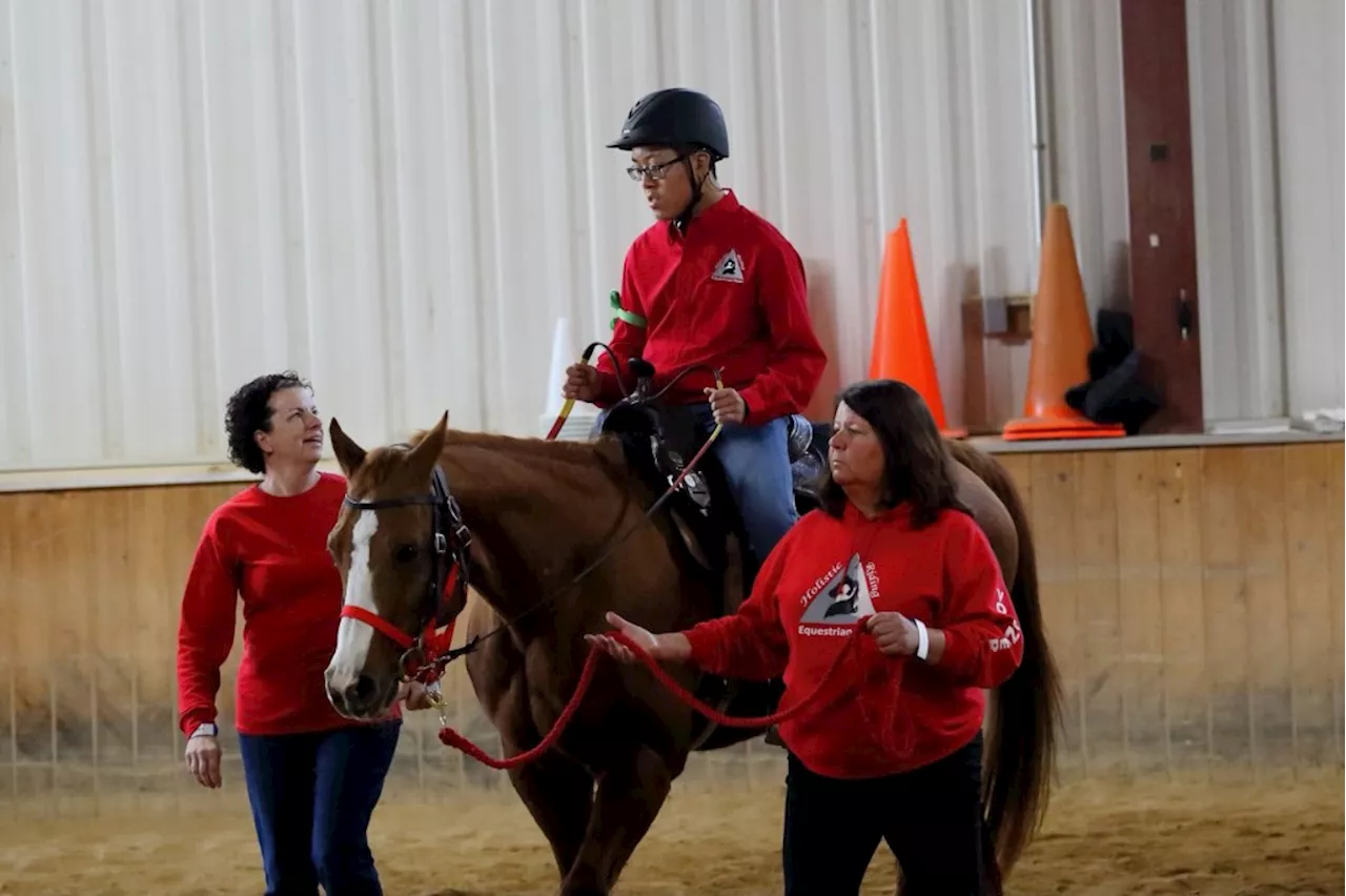 New Lenox teen thrives with Homer Glen holistic therapy horse riding program