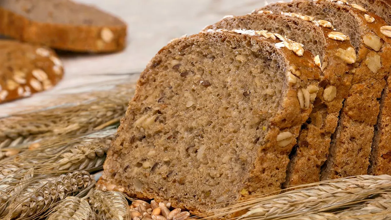 this is why you should NEVER store bread in the fridge