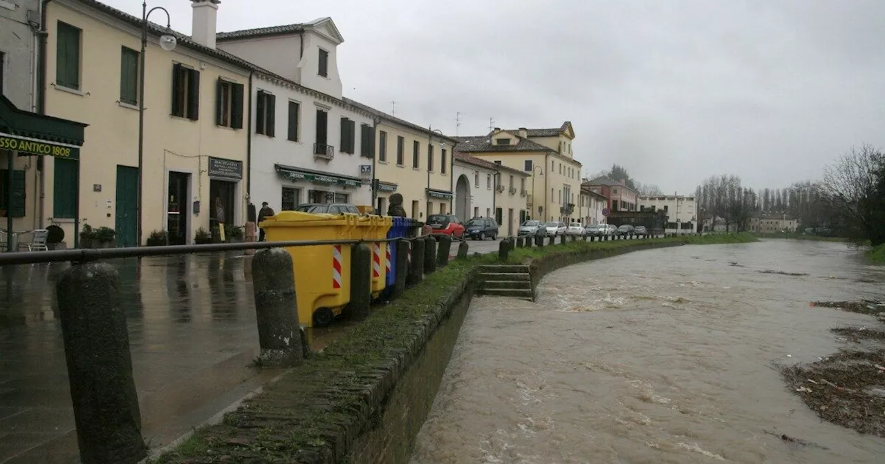 Due ragazzi travolti dalle acque del Brenta: stavano recuperando un pallone finito nel fiume