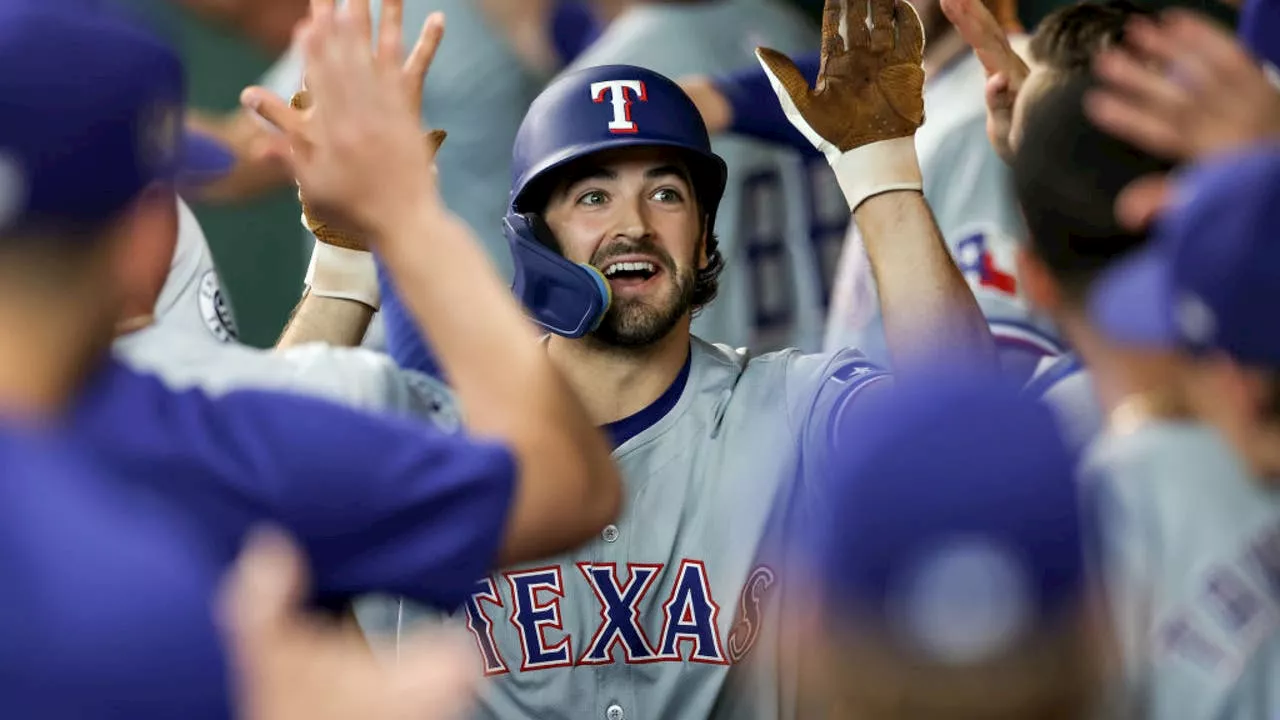 Josh Smith hits 2 two-run homers to lead Rangers to 4-2 win over Astros