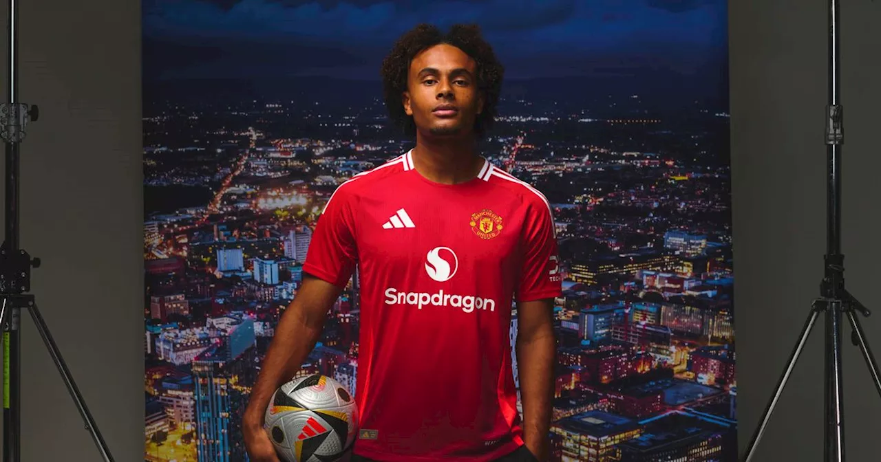 Joshua Zirkzee sends emotional message after completing Man Utd transfer