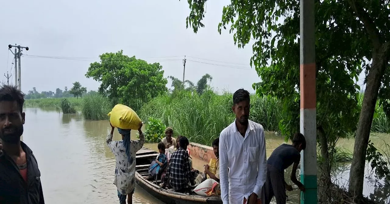 Bihar Flood: घर-स्कूल सब डूबे, बिजली कटी, बेजुबान फंसे, पेयजल पर भी संकट, देखें बिहार में बाढ़ की 5 तस्वीरें...