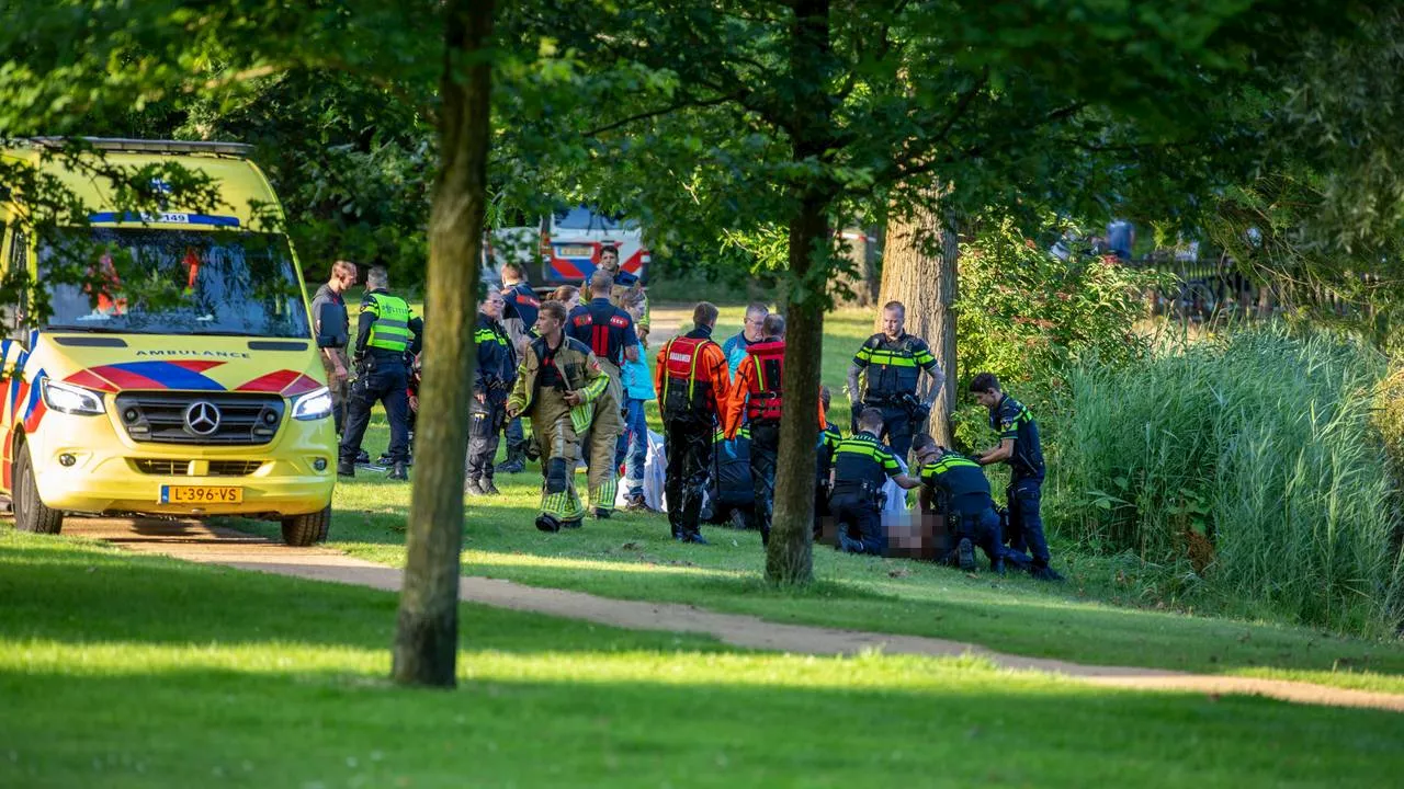 112-nieuws: veel hulp voor man in water • stropers vissen achter het net