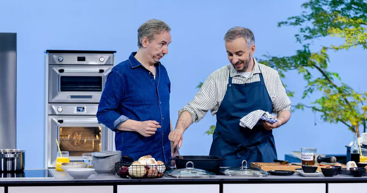 „Böhmi brutzelt“: Olli Schukz zu Gast - kocht Senfeier