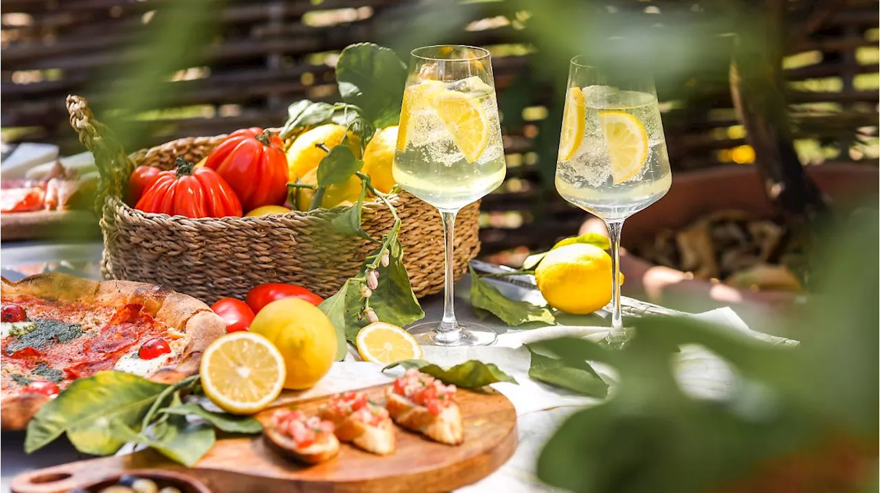 Limoncello Spritz ganz einfach selbst zubereiten - ihr braucht nur drei Zutaten!