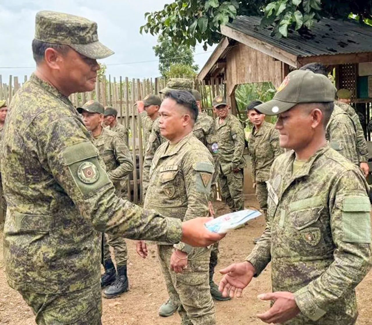 Basilan Army commander checks militiamen’s welfare