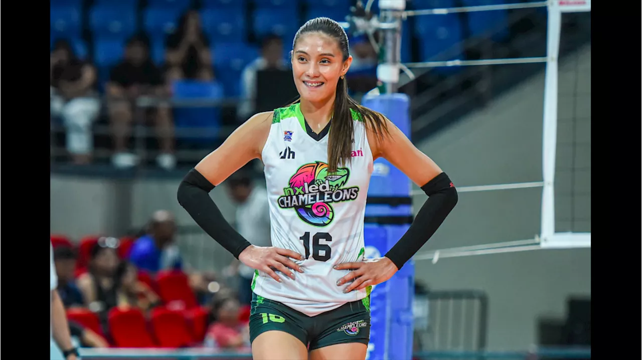 Ivy Lacsina embraces Akari after sister team swap