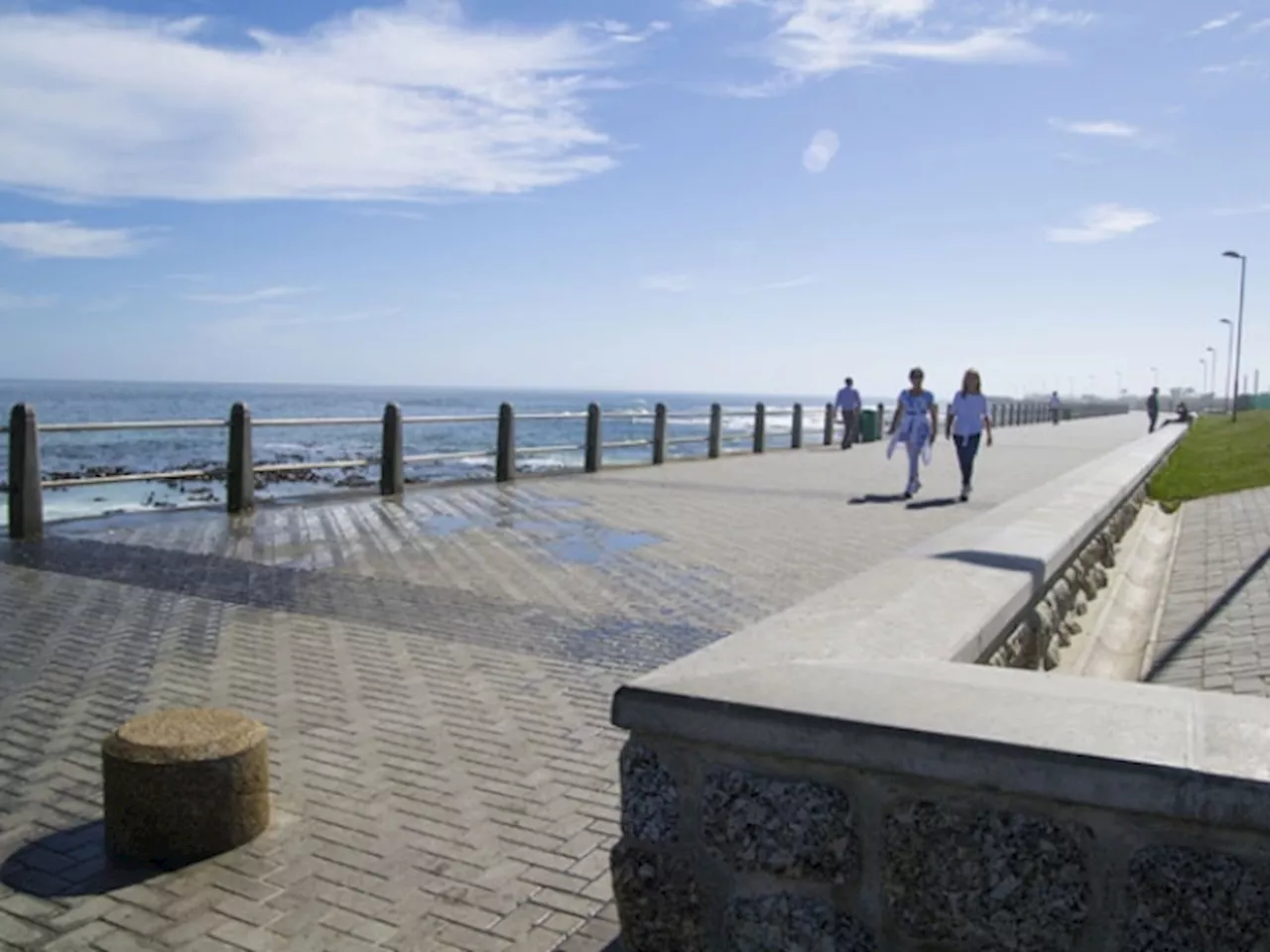 Man’s Mangled Body Found Washed Up On Rocks Along Sea Point Promenade Sunday Morning