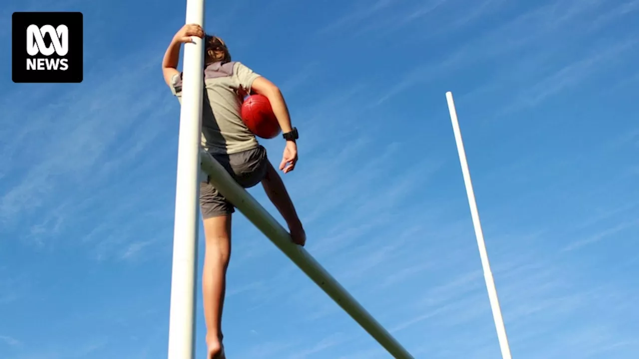 WA Football Commission restricts coach-umpire handshakes at Perth junior games