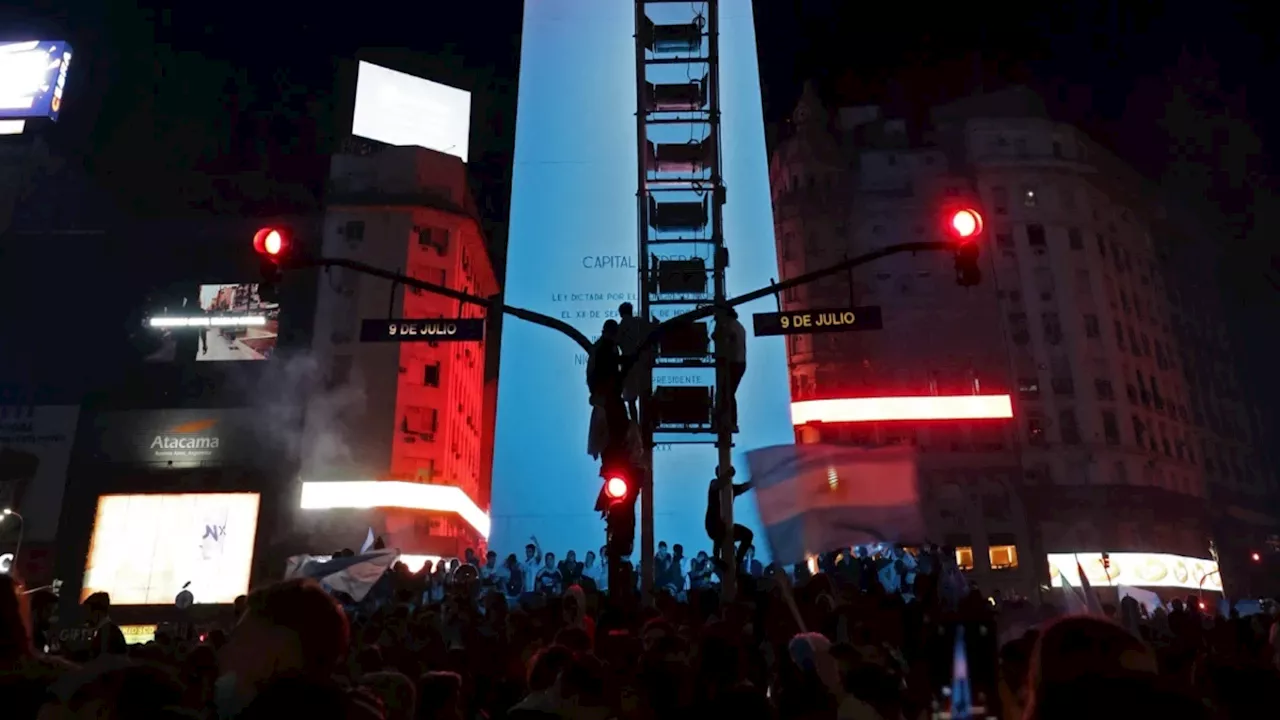 Hincha argentino murió en el obelisco de Buenos Aires durante la final de la Copa América