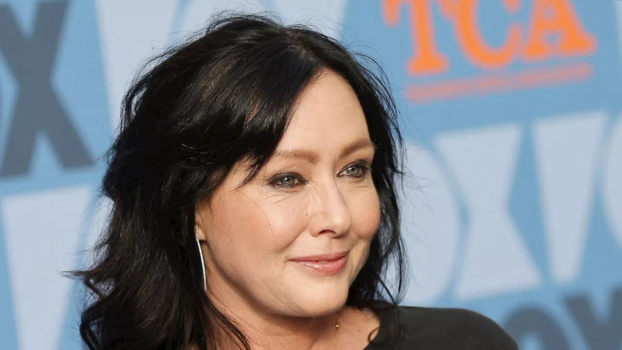 Shannen Doherty e l'ultima volta nei panni di Brenda (senza Luke Perry): addio a un'icona degli anni Novanta