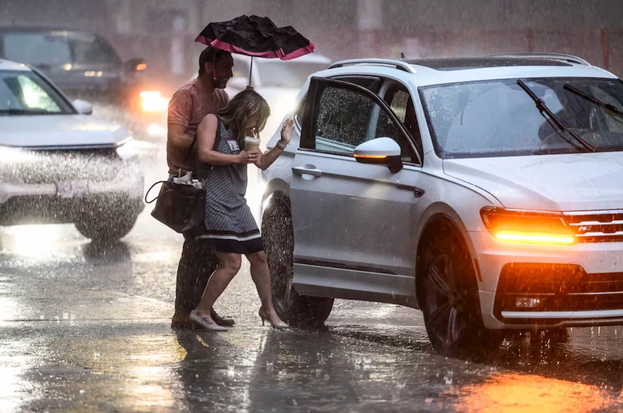 Line of thunderstorms could bring up to 100 mm of rain to Ottawa: Environment Canada